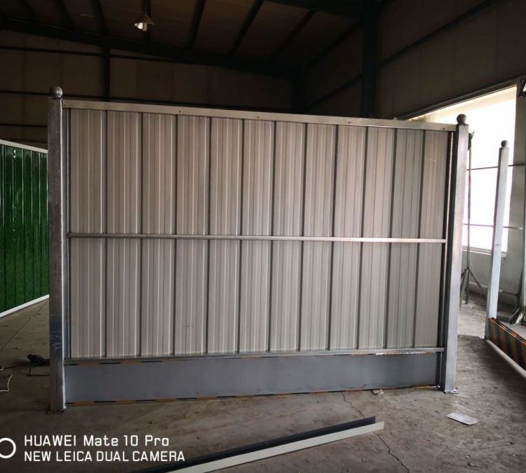 绿色小草彩钢扣板围挡 建筑工地施工广告围墙 钢结构临时隔离围栏