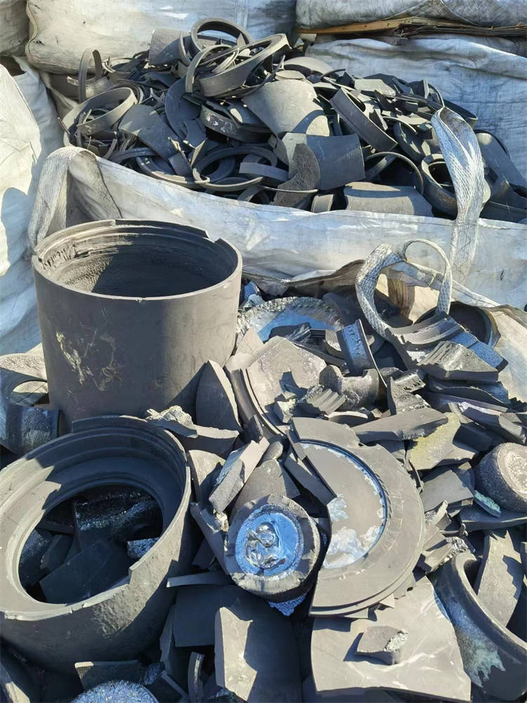 硅厂废旧石墨电极，钢厂废旧石墨，废旧石墨电极，废石墨板，石墨块，废旧高纯石墨块，石墨粉 低消耗 密度高 电阻低 正运碳素