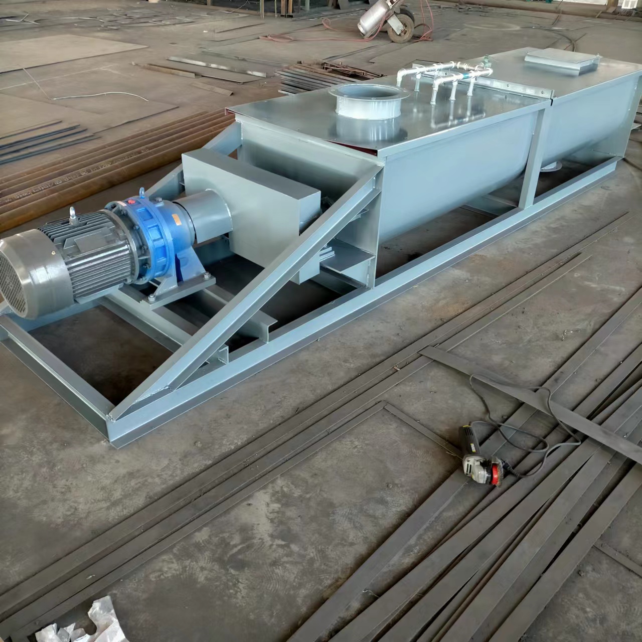 U型螺旋输送机 污泥石粉石灰蛟龙输送设备 水泥上料机