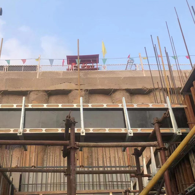 梁夹具 固定模板用梁锁扣 横梁可调节模板加固件梁卡具