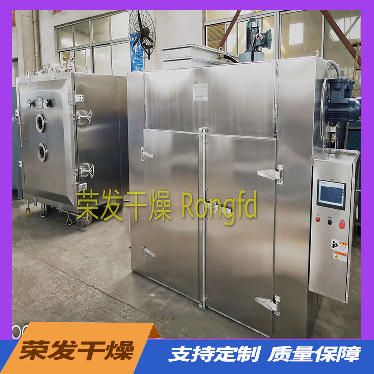 烘箱  备有自控系统和电脑控制系统供用户选择