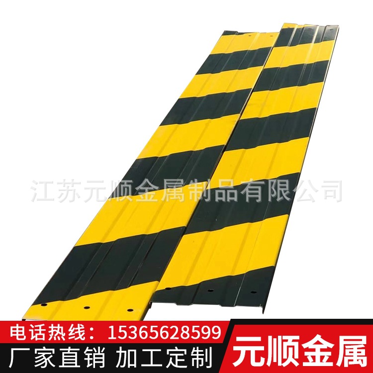 供应安全隔离警示带踢脚板 楼层镀锌铁皮挡脚板踢脚线 工地警示带