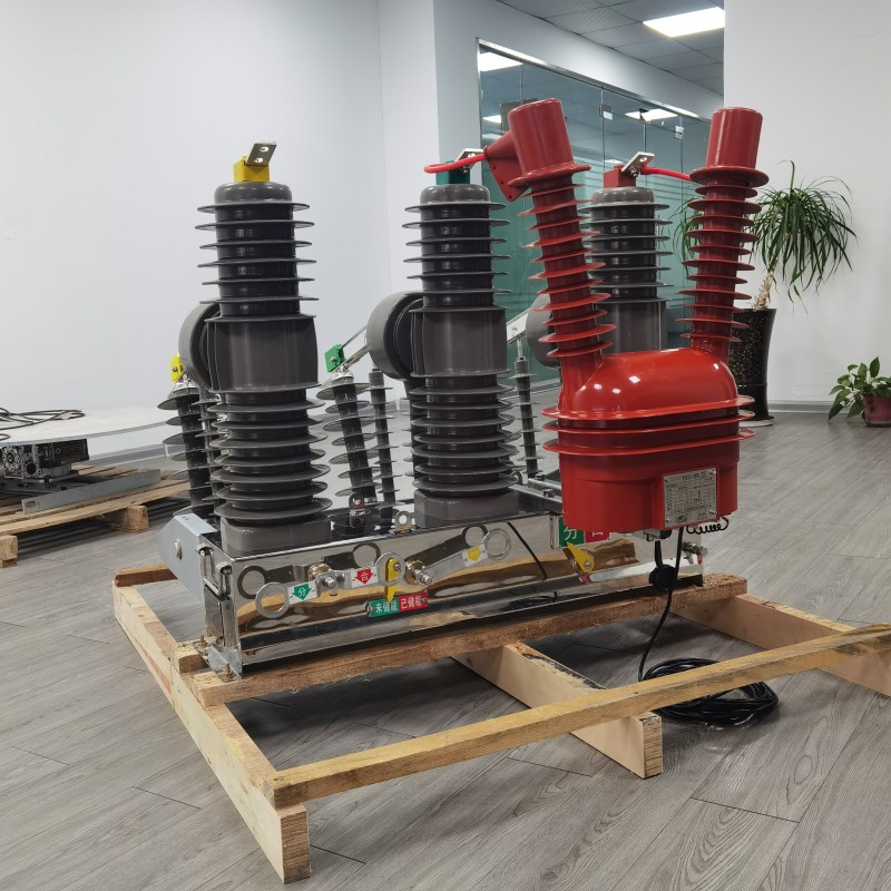 35KV小型柱上真空断路器 ZW32-40.5